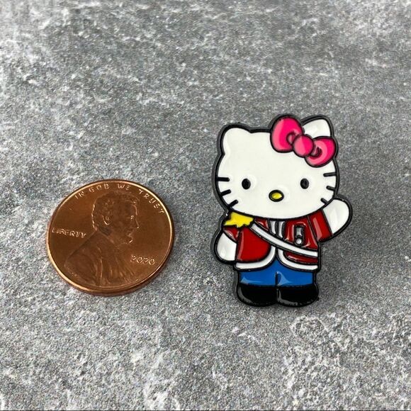 Royal Hello Kitty Enamel Pin/ Brooch Lapel - Picture 3 of 6